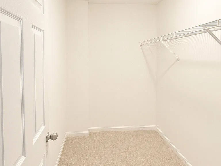 4378 Ashworth Ln — Photo 15