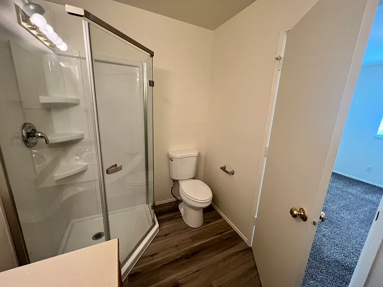 709 NE Savannah Dr #3 — Photo 21