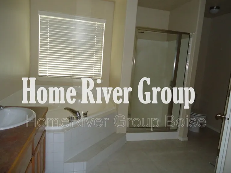 378 E Washakie St — Photo 11