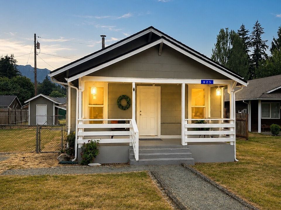 1st image of 825 Givens Avenue