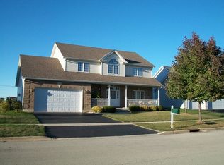 517 Nathan Lattin Ln, Sycamore, IL 60178