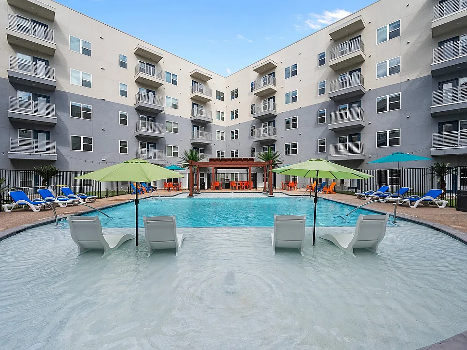 Swimming Pool The Gibson Apartments