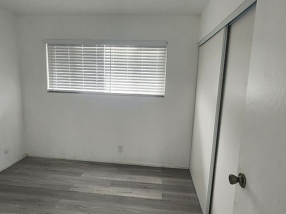 3rd image of 9220 Bancroft Ave #D
