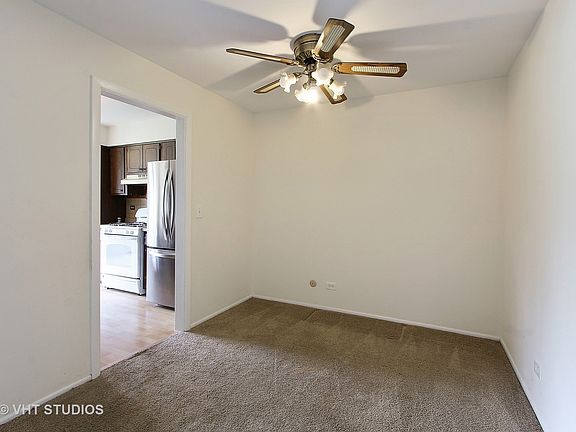 4th image of 218 Deerpath Ct Unit A1