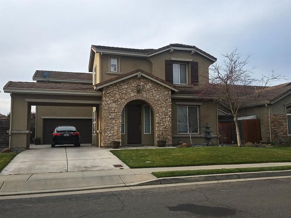 2nd image of 1938 Praire Ln