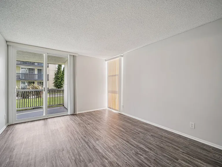 4200 Harbor Blvd — Photo 42