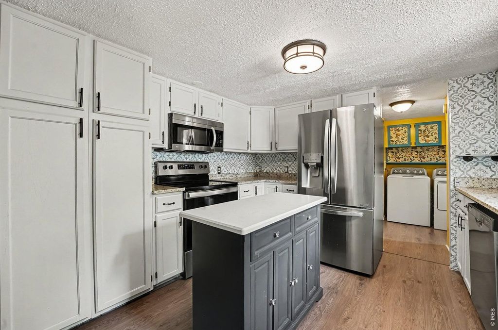 1166 Madison Ave #83