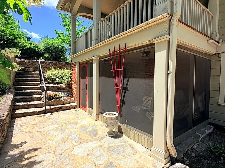 61 Cumberland Cir — Photo 1