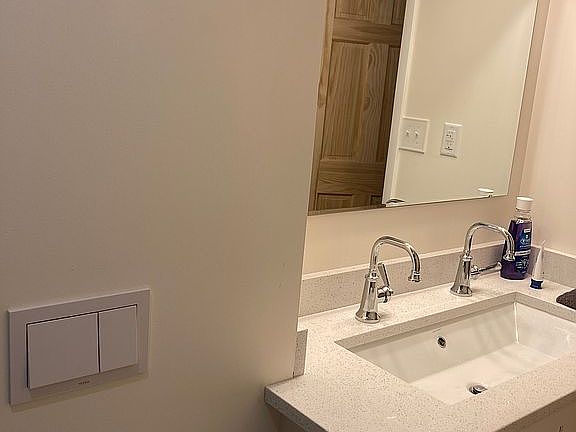 2nd image of 863 Boulder Dr