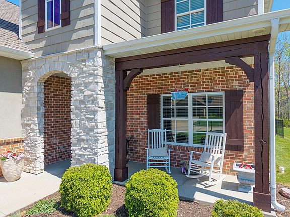 3rd image of 1806 Fair Oaks Ct