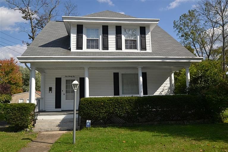 1st image of 122 Laurel Ave