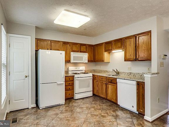 5th image of 8520 Pine Meadows Dr