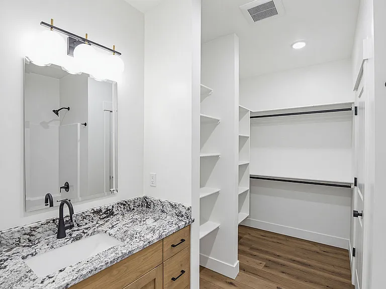 475 E River Ln — Photo 34
