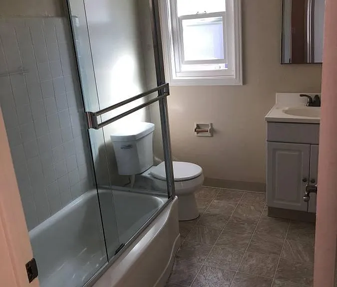 545 University Dr #1 — Photo 5