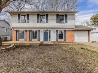 901 Fairoaks Dr, Champaign, IL 61821