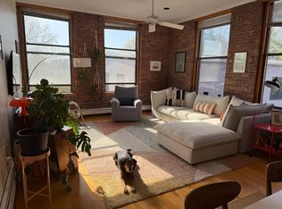 69 Harvey St APT 11, Cambridge, MA 02140