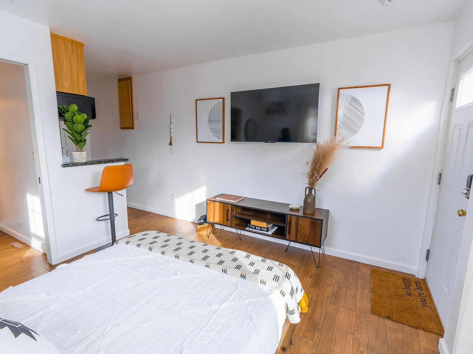 Studio, 240 sqft, $1,550 — Photo 4