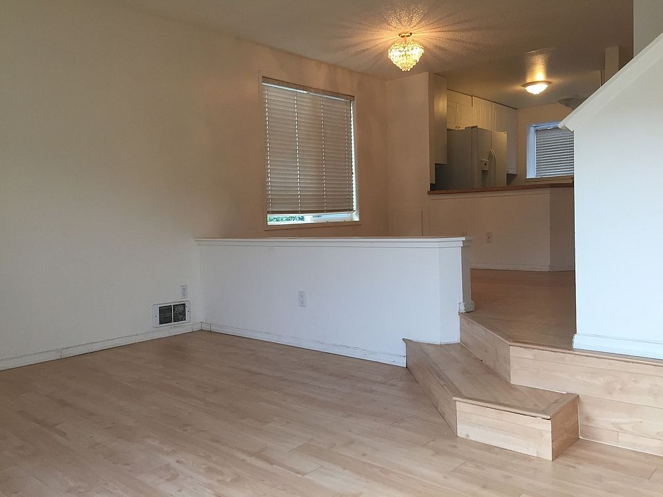 1st image of 125 146th Ave SE #125