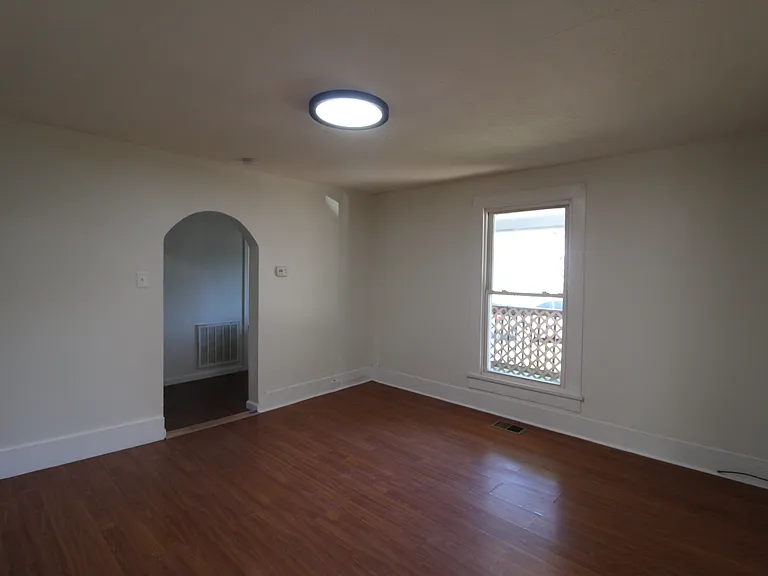 604 Augusta Ave — Photo 4