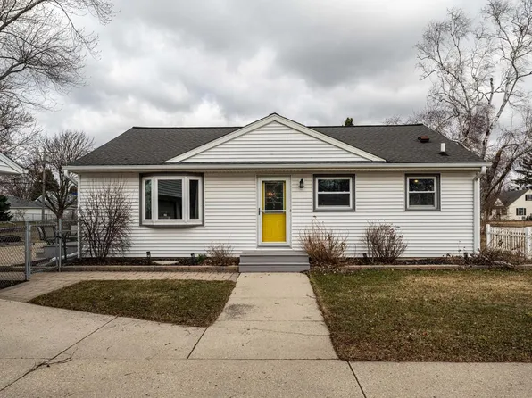 1129 3rd AVENUE, Grafton, WI 53024