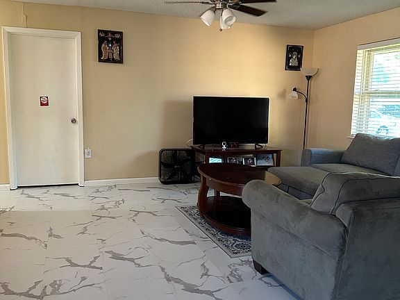 2nd image of 1509 Meadow Way
