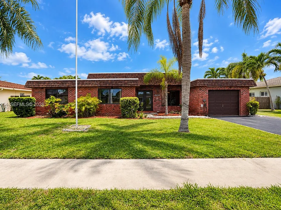 8131 NW 68th Ave