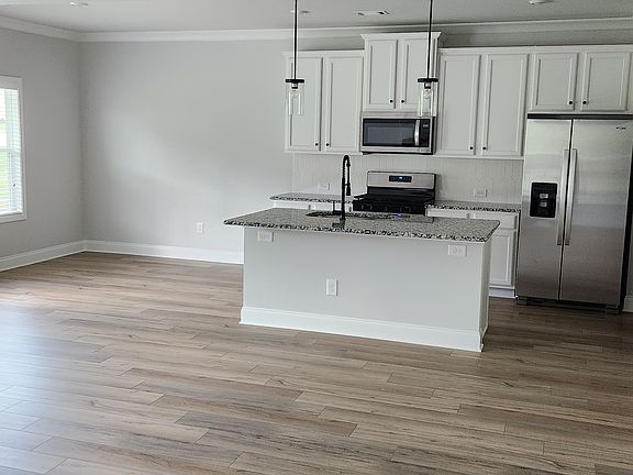 3rd image of 3702 Dover Run Ln