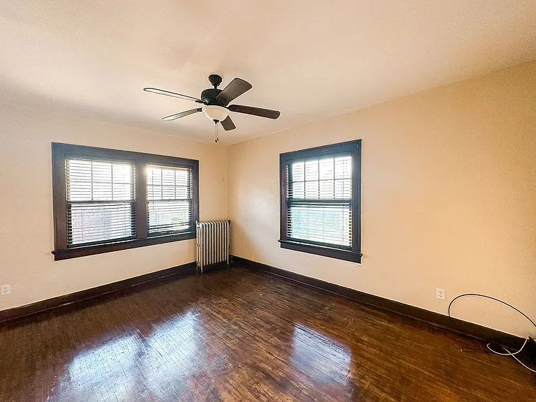 5819 E Washington St #10 — Photo 5