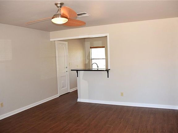 3rd image of 1229 Dakota St