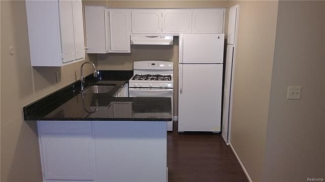 2nd image of 8181 Denwood Dr #J6