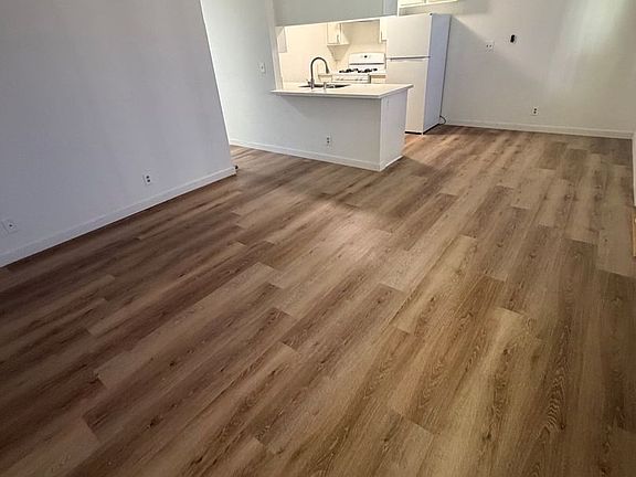 3rd image of 8907 Ramsgate Ave APT 7