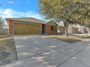 1133 Day Dream Dr, Fort Worth, TX 76052