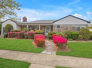 139 Haddon Rd, New Hyde Park, NY 11040