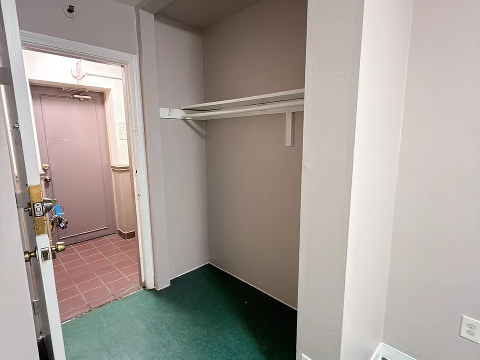Building Photo 3