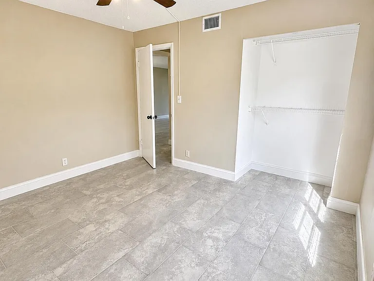 7830 NW 33rd St — Photo 10