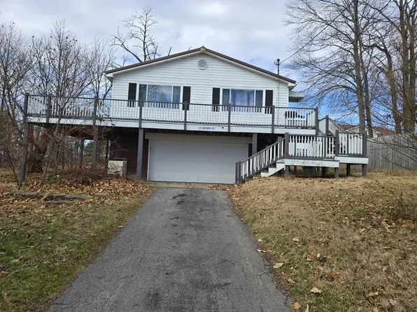 47 McGhee St #47, Oak Hill, WV 25901