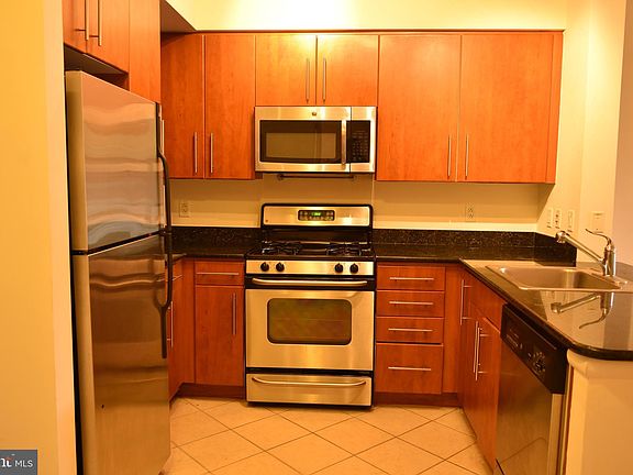 2nd image of 1021 N Garfield St APT 140