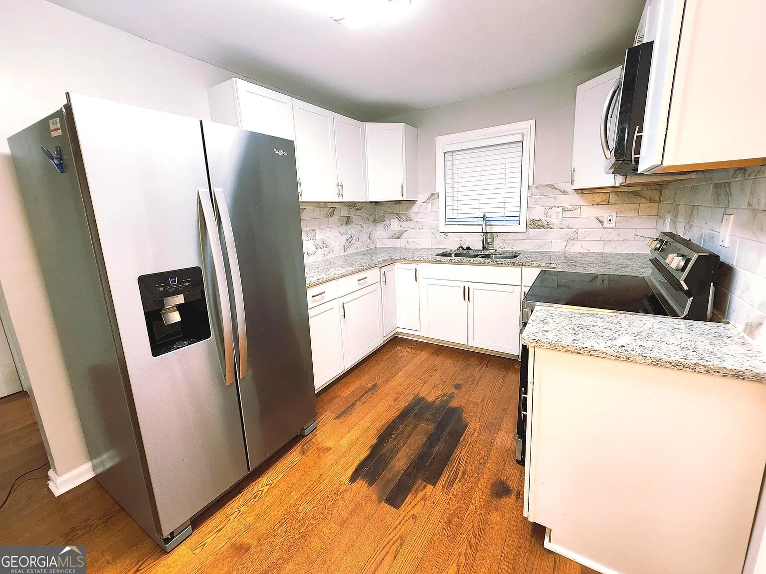 3 bed, 3.0 bath, 1520 sqft, $2,600 — Photo 4