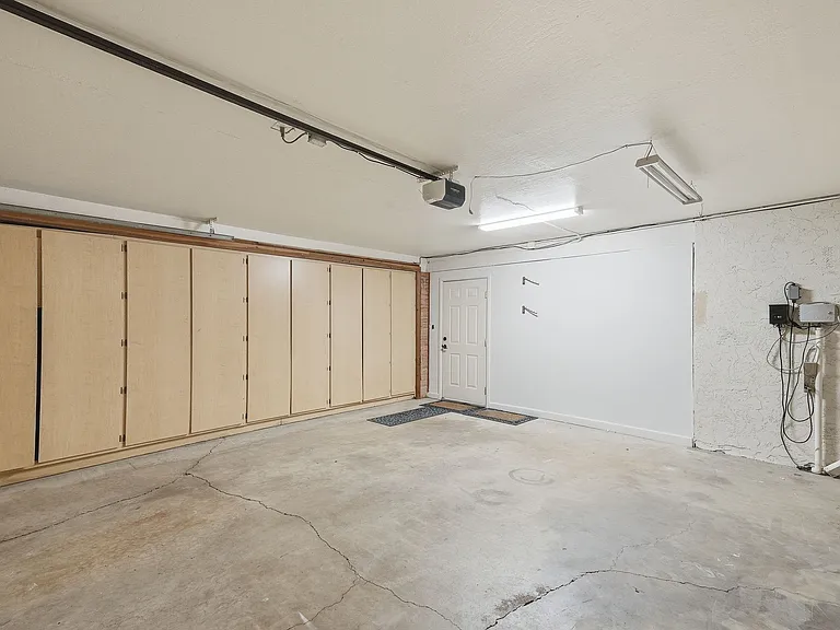 2610 S Fairfield Dr — Photo 16