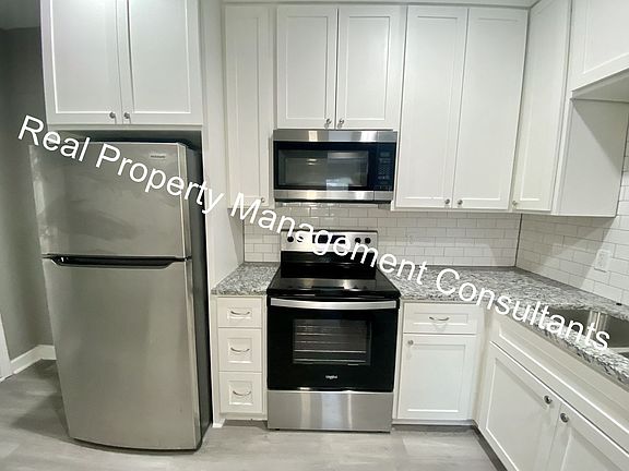 5th image of 3620 Troost Ave Unit 4