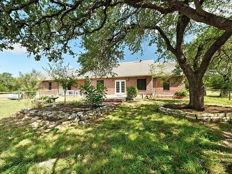 200 Oak Hollow Ln — Photo 30