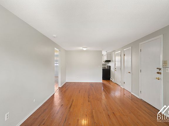 4th image of 1050 Hope St #214