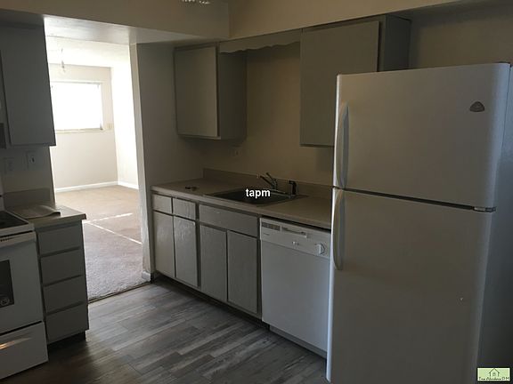 4th image of 349 S 3rd St APT 2