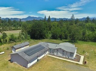 4911 Rockydale Rd, Cave Junction, OR 97523