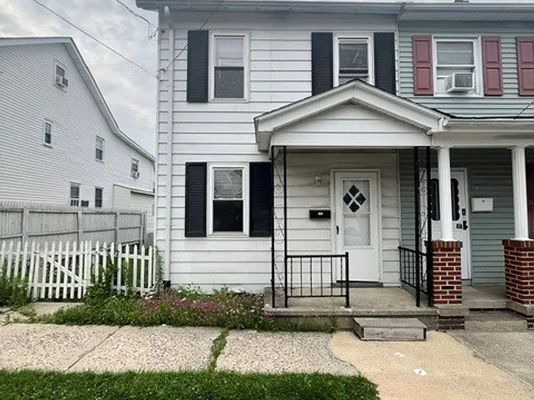 113 S Chestnut St — Photo 1