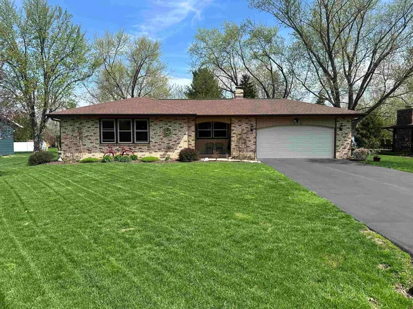 1075 Aldrin Rd, Rockton, IL 61072