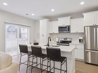 634 Franklin St, Roberts, WI 54023