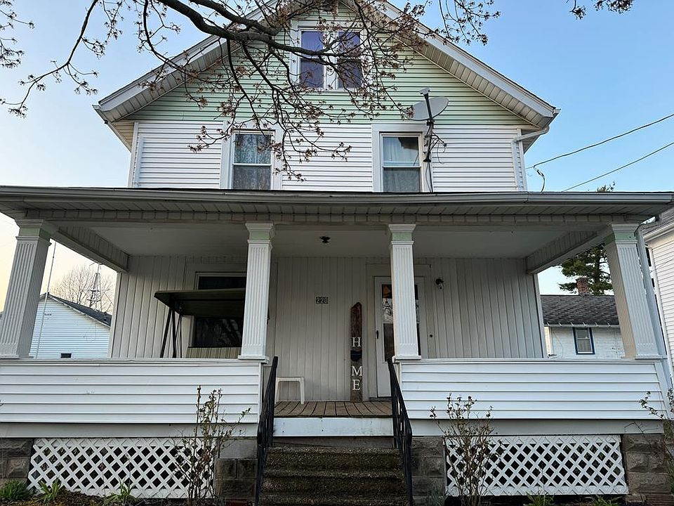 1st image of 220 E 10th St