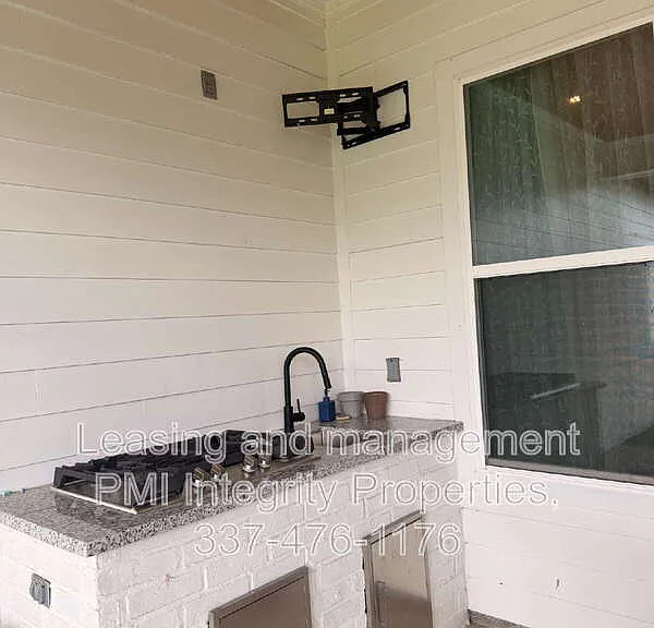 107 Prague Ave — Photo 16
