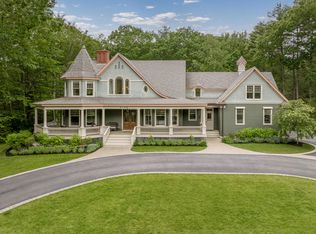 5 Rock Crest Dr, Cape Elizabeth, ME 04107